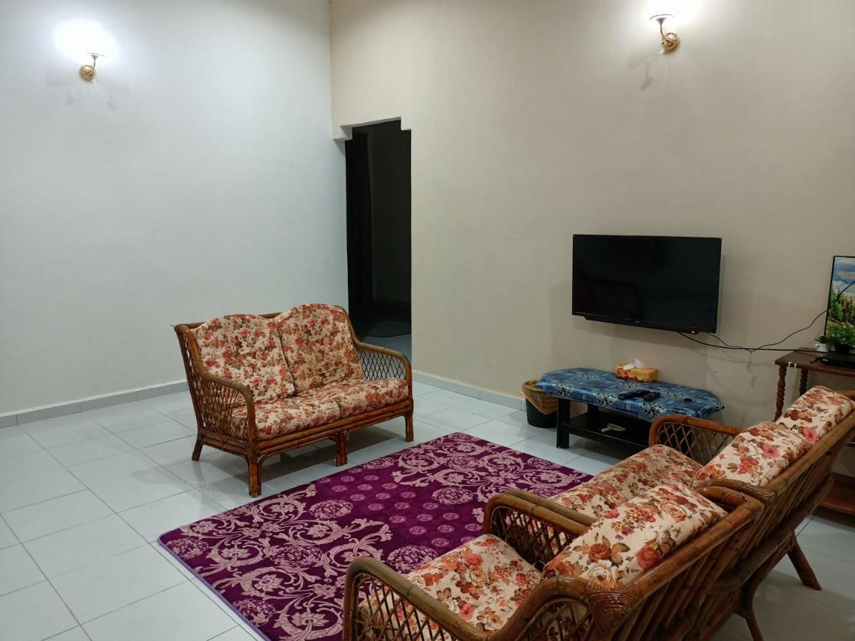 Ummi'S Homestay Kuala Besut Kampong Baru 외부 사진