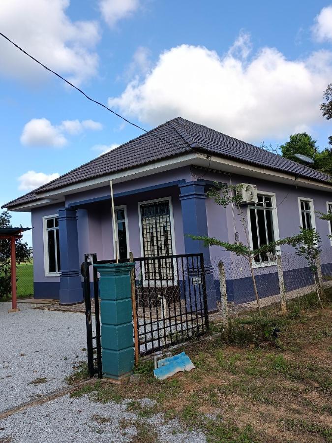 Ummi'S Homestay Kuala Besut Kampong Baru 외부 사진